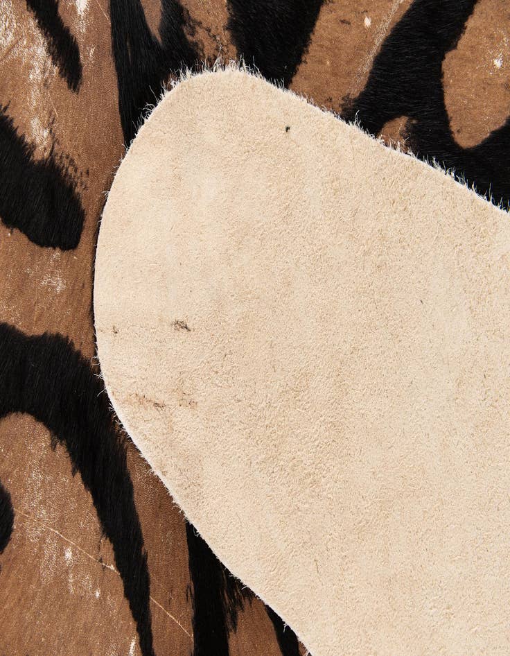 Detail image of 6' x 7' Cowhide Leather Freeform Rug