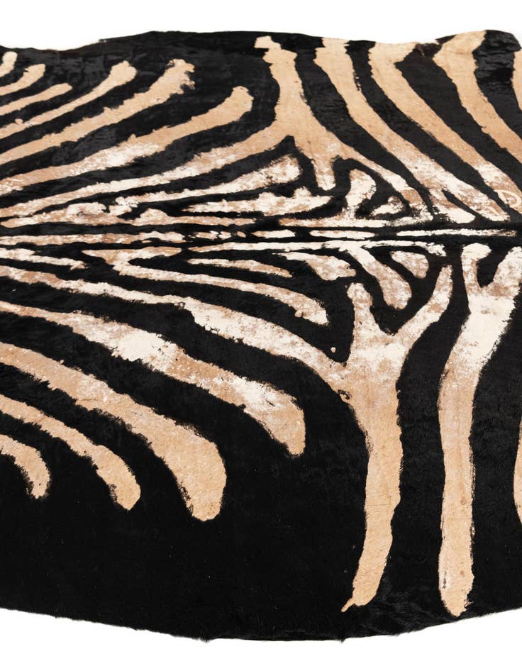 Detail image of 6' 5 x 7' Cowhide Leather Freeform Rug