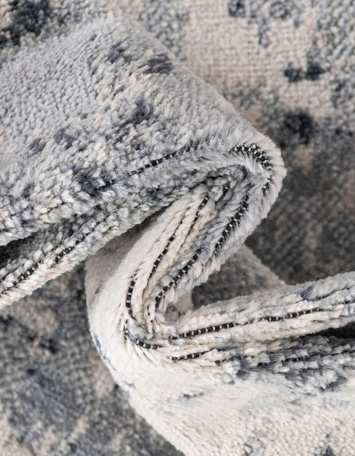 8' x 10' Aurora Oval Rug