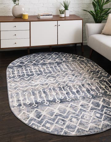 5' 3 x 8' Bohemian Trellis Oval Rug