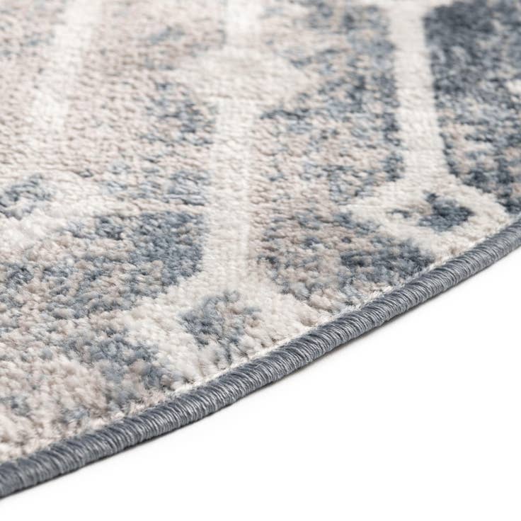 Detail image of 4' x 6' Bohemian Trellis Oval Rug