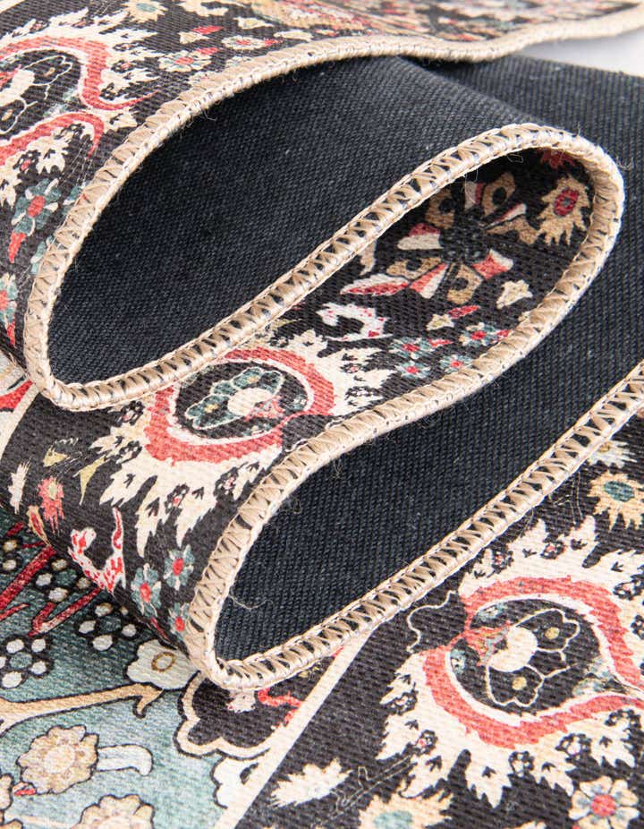 7' 10 x 7' 10 Washable Timeless Square Rug