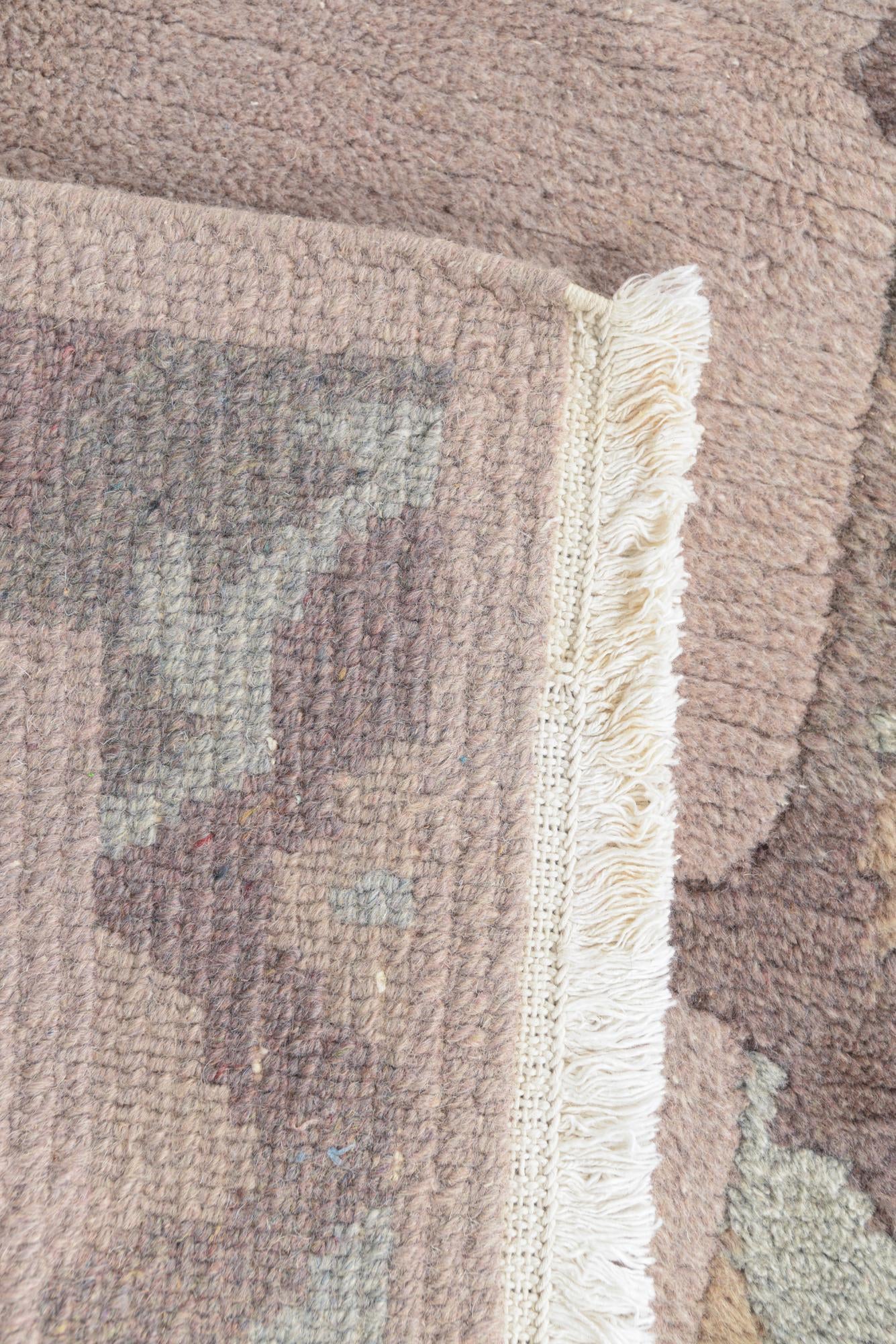 2' 5 x 4' 7 Hand Knotted Nepal Wool Rug