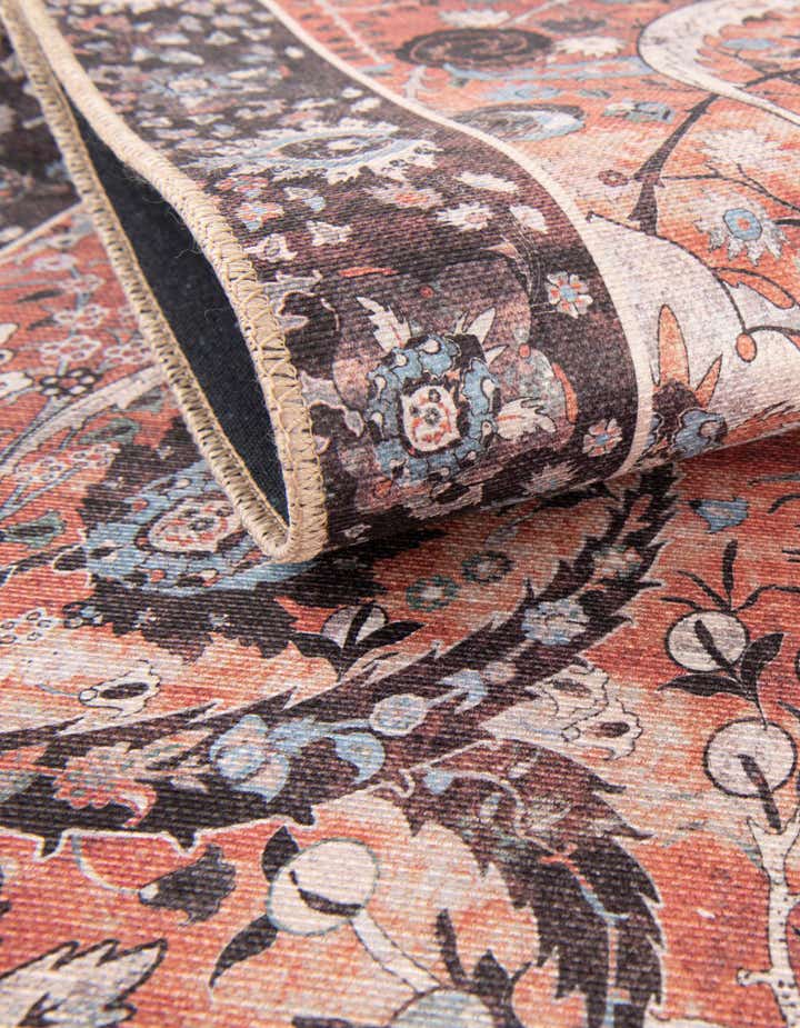 4' 1 x 6' 1 Washable Timeless Rug