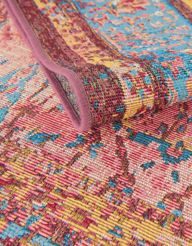 Detail image of 10' x 10'  Washable Traditional Indoor / Outdoor Square Rug