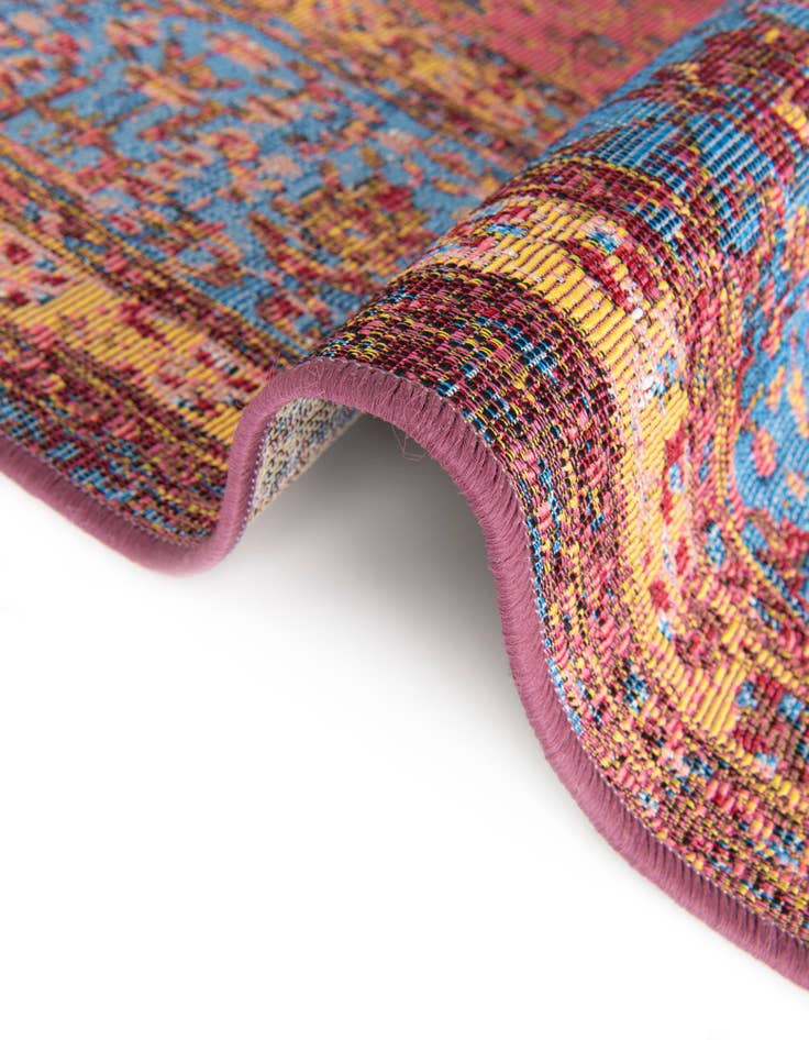 Detail image of 10' x 10'  Washable Traditional Indoor / Outdoor Square Rug