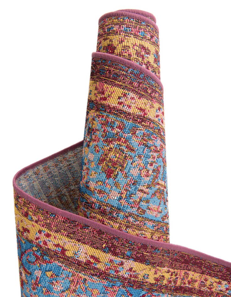 Detail image of 10' x 10'  Washable Traditional Indoor / Outdoor Square Rug