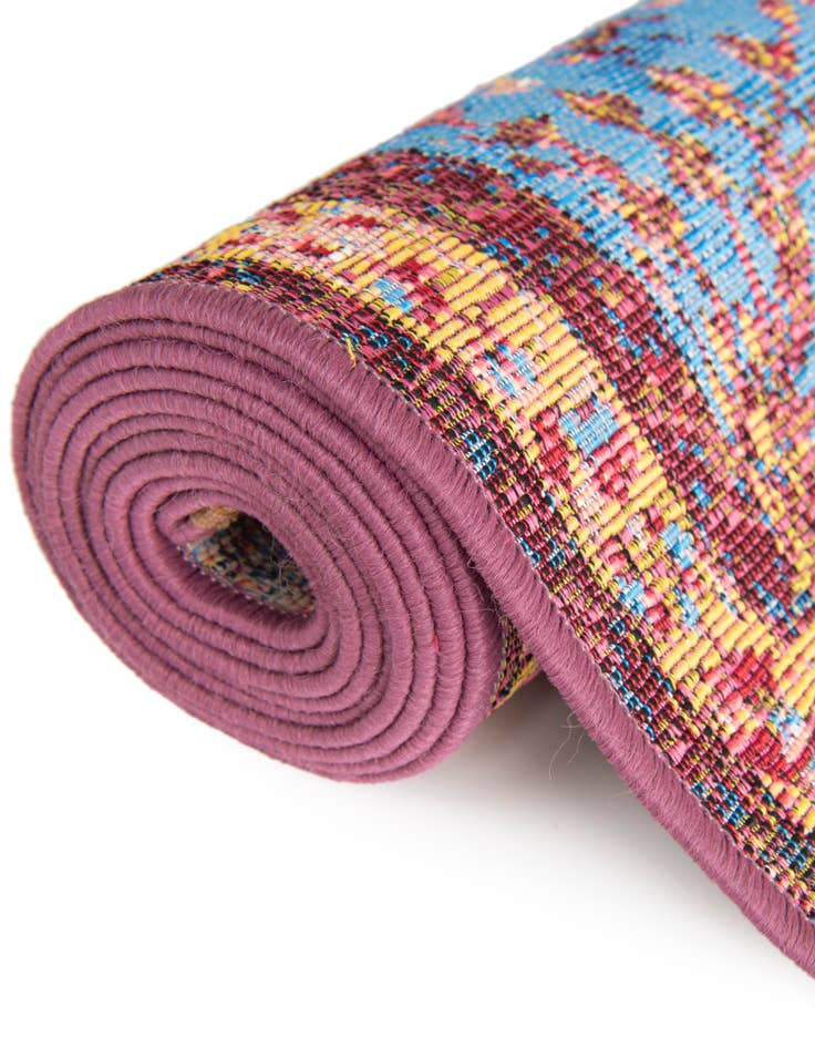 Detail image of 10' x 10'  Washable Traditional Indoor / Outdoor Square Rug