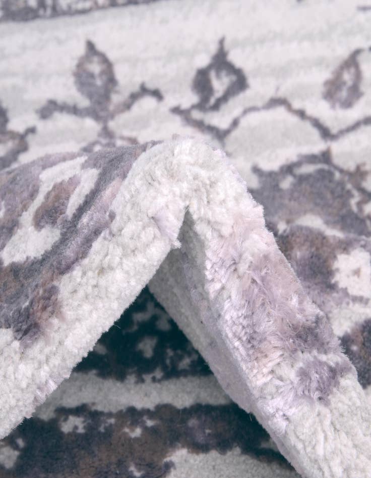 Detail image of 4' x 6' Derbyshire Oval Rug