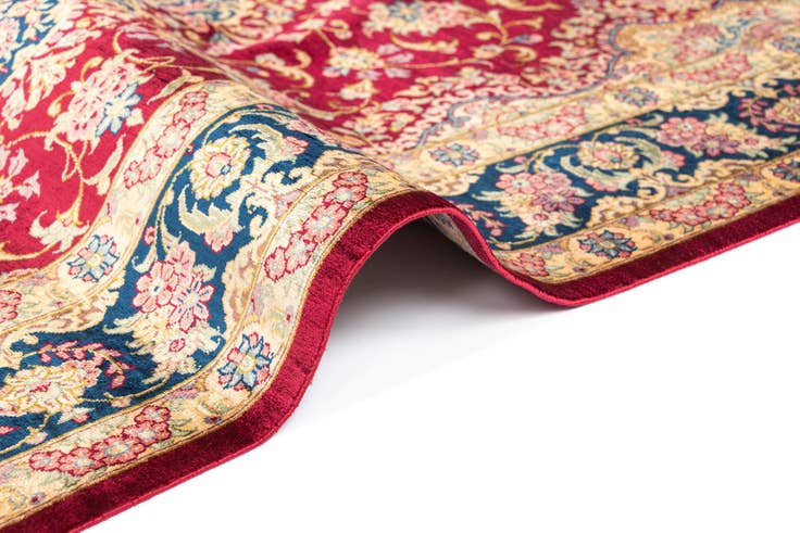 Detail image of 3' 3 x 4' 11 Ghom Silk Rug