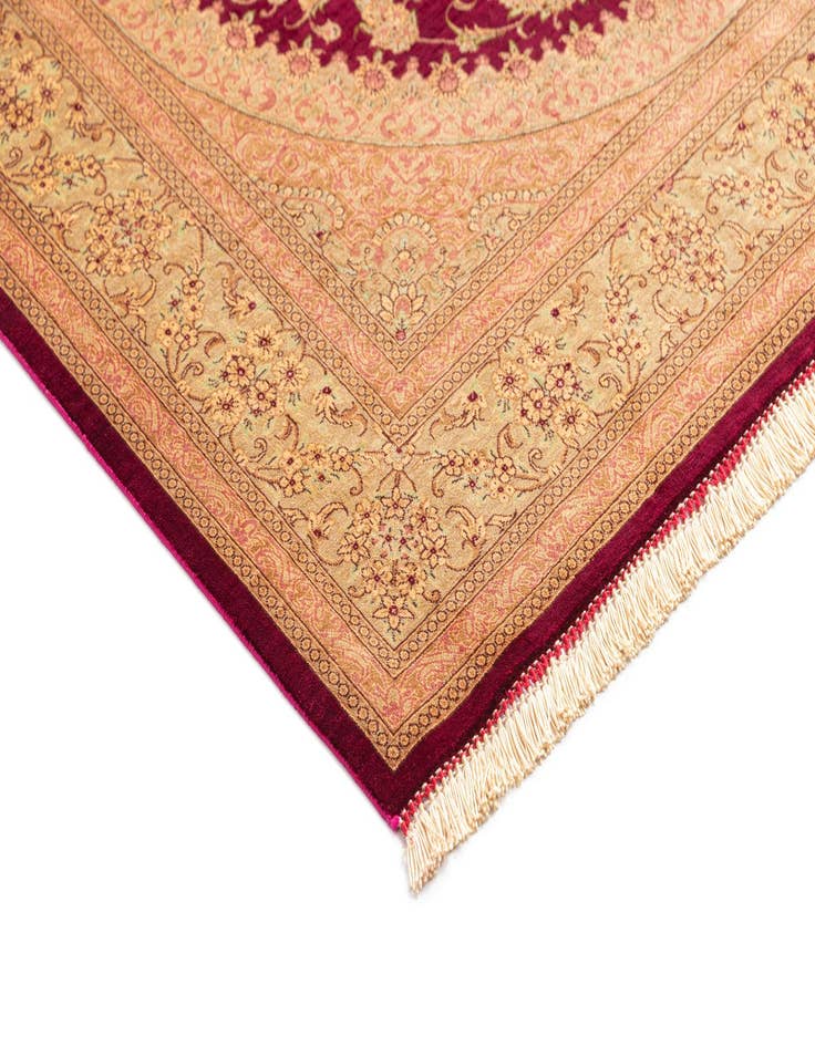 Detail image of 3' 3 x 4' 11 Ghom Silk Rug