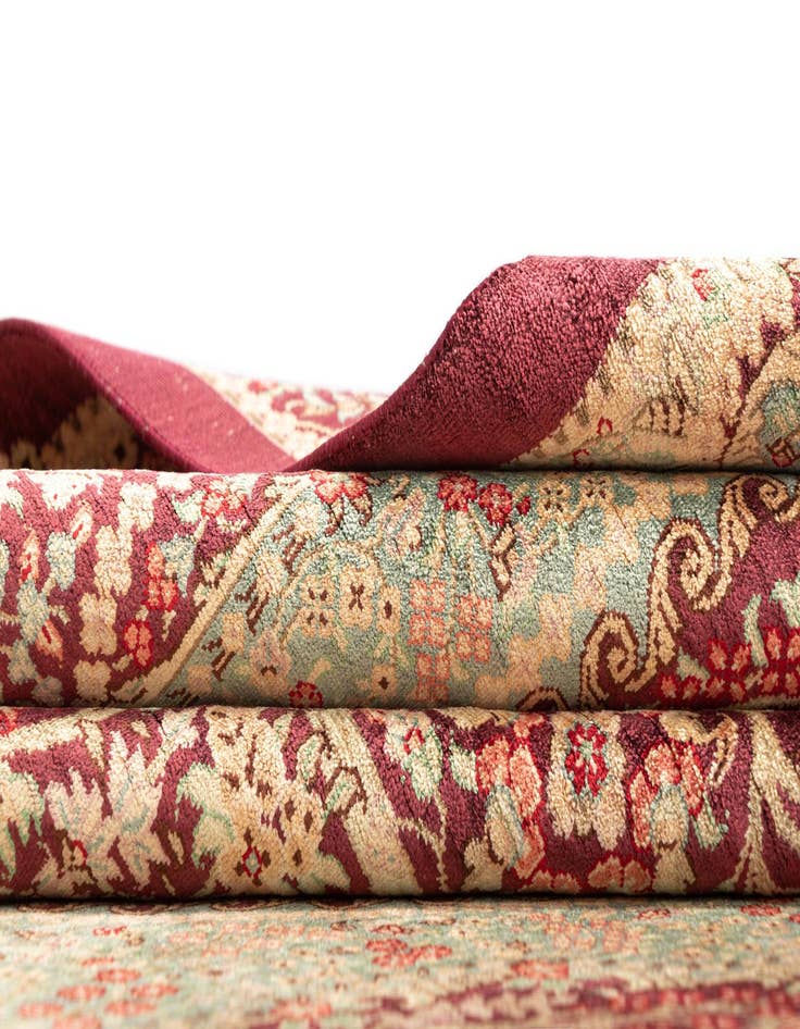 Detail image of 3' 4 x 4' 11 Ghom Silk Rug