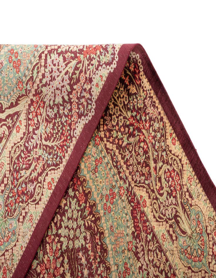 Detail image of 3' 4 x 4' 11 Ghom Silk Rug