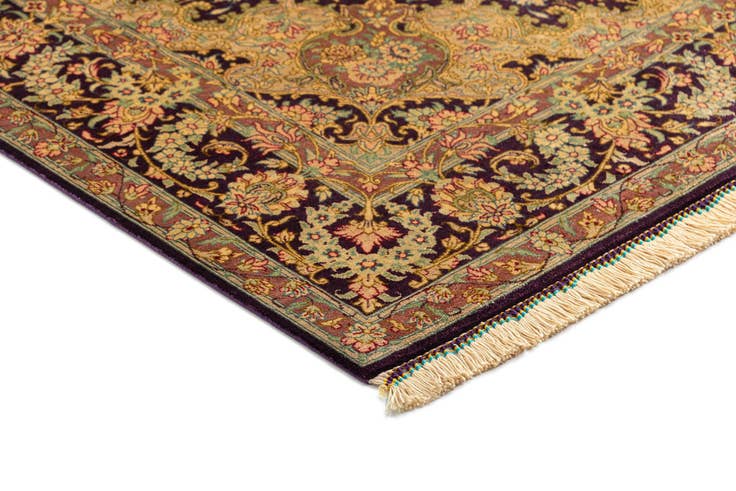 Detail image of 3' 3 x 4' 11 Ghom Silk Rug