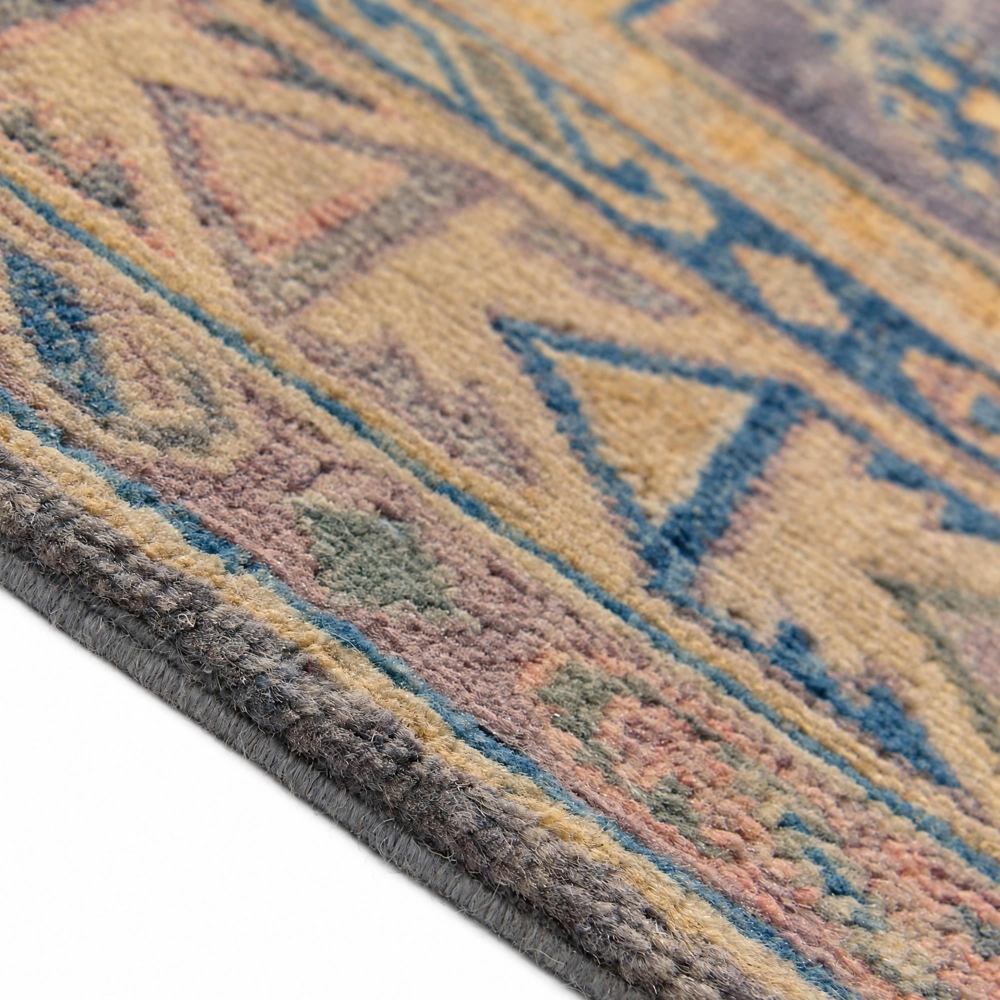 4' 10 x 7' Hand Knotted Kazak Rug