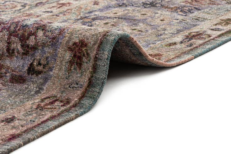 Detail image of 15' 6 x 19' 10 Kundan Rug