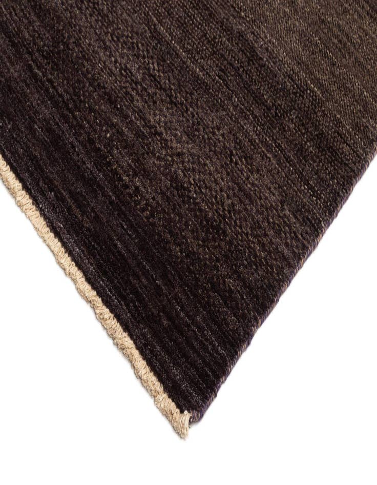 Detail image of 4' 11 x 7' Shayan Wool Rug