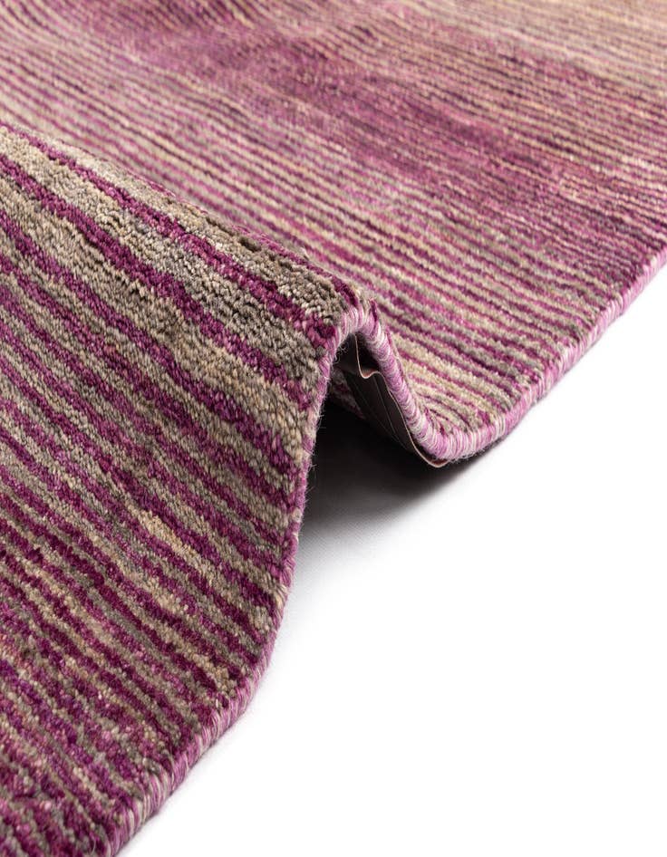 Detail image of 6' 10 x 9' 9 Tabiibaft Wool Rug