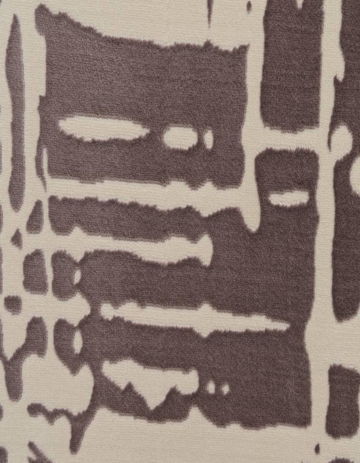 Detail image of 5' 3 x 7' 7 Vince Camuto Rug