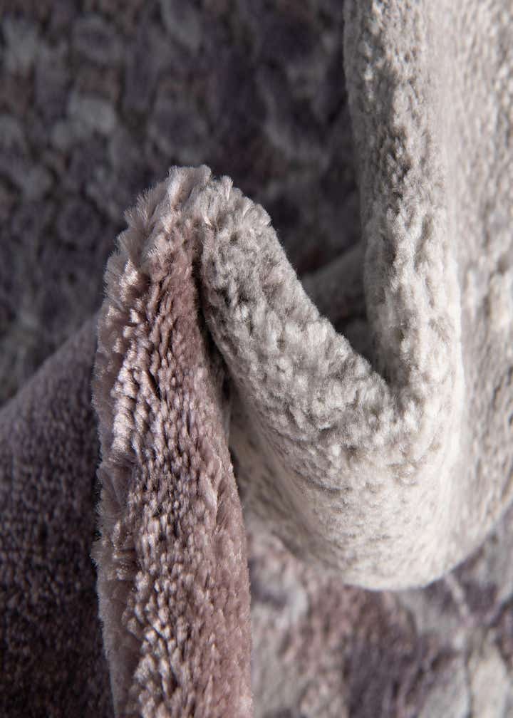 7' 10 x 10' Vince Camuto Rug