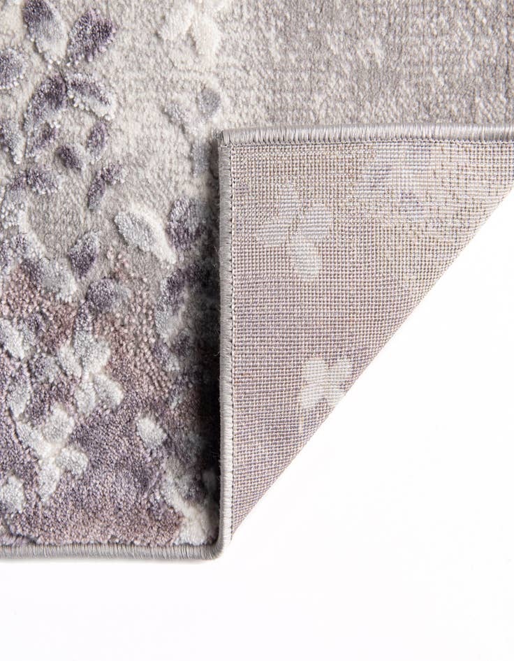 Detail image of 7' 10 x 10' Vince Camuto Rug