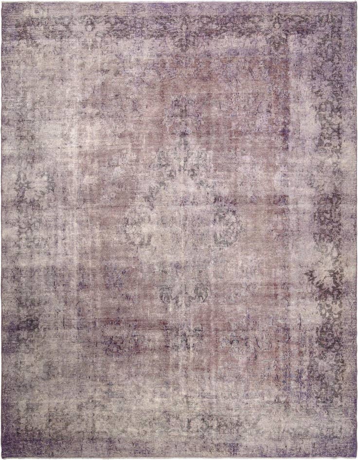 Detail image of 9' 10 x 13' 10 Vintage Royal Wool Rug