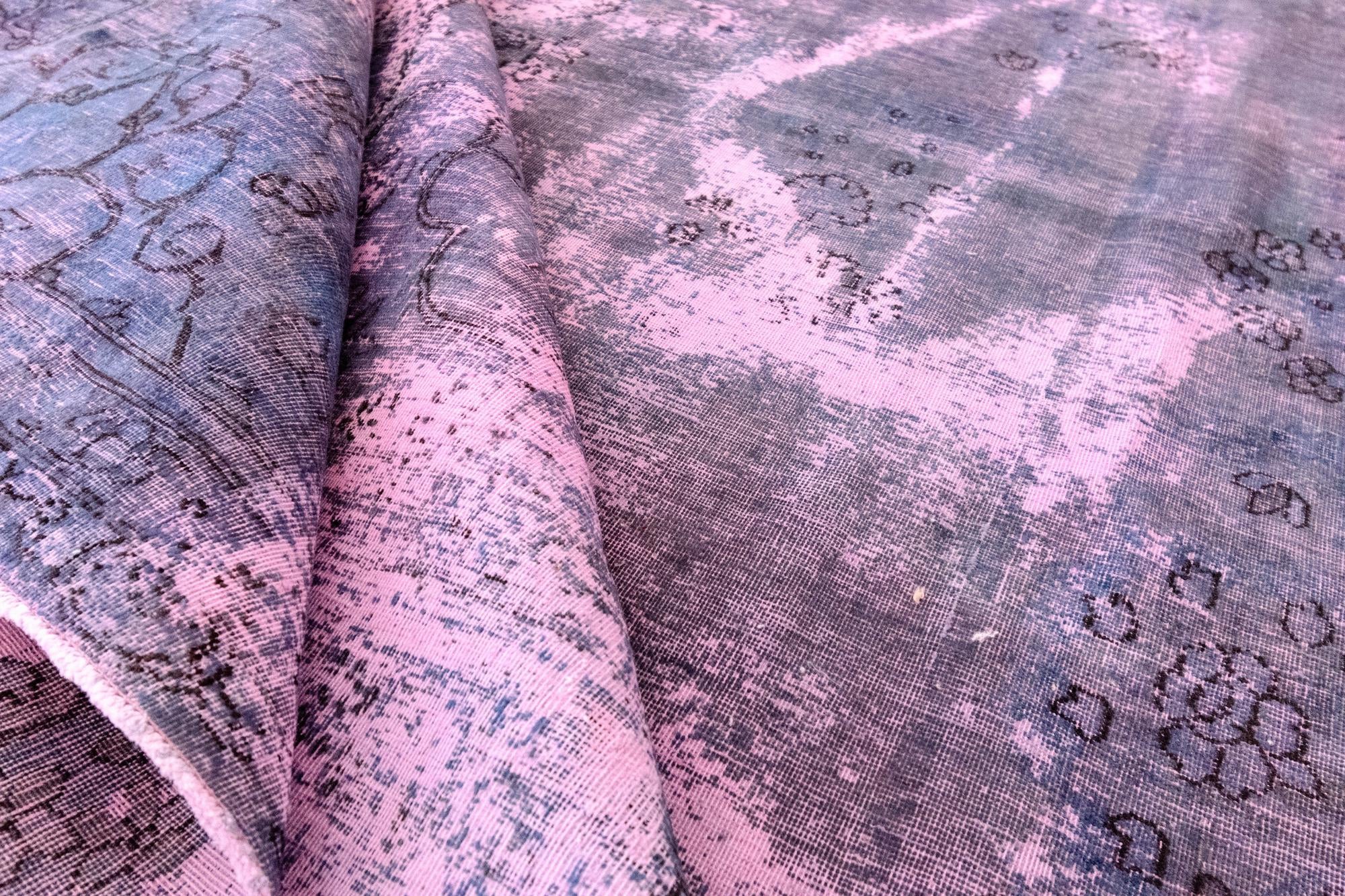 10' x 13' 7 Vintage Royal Wool Rug