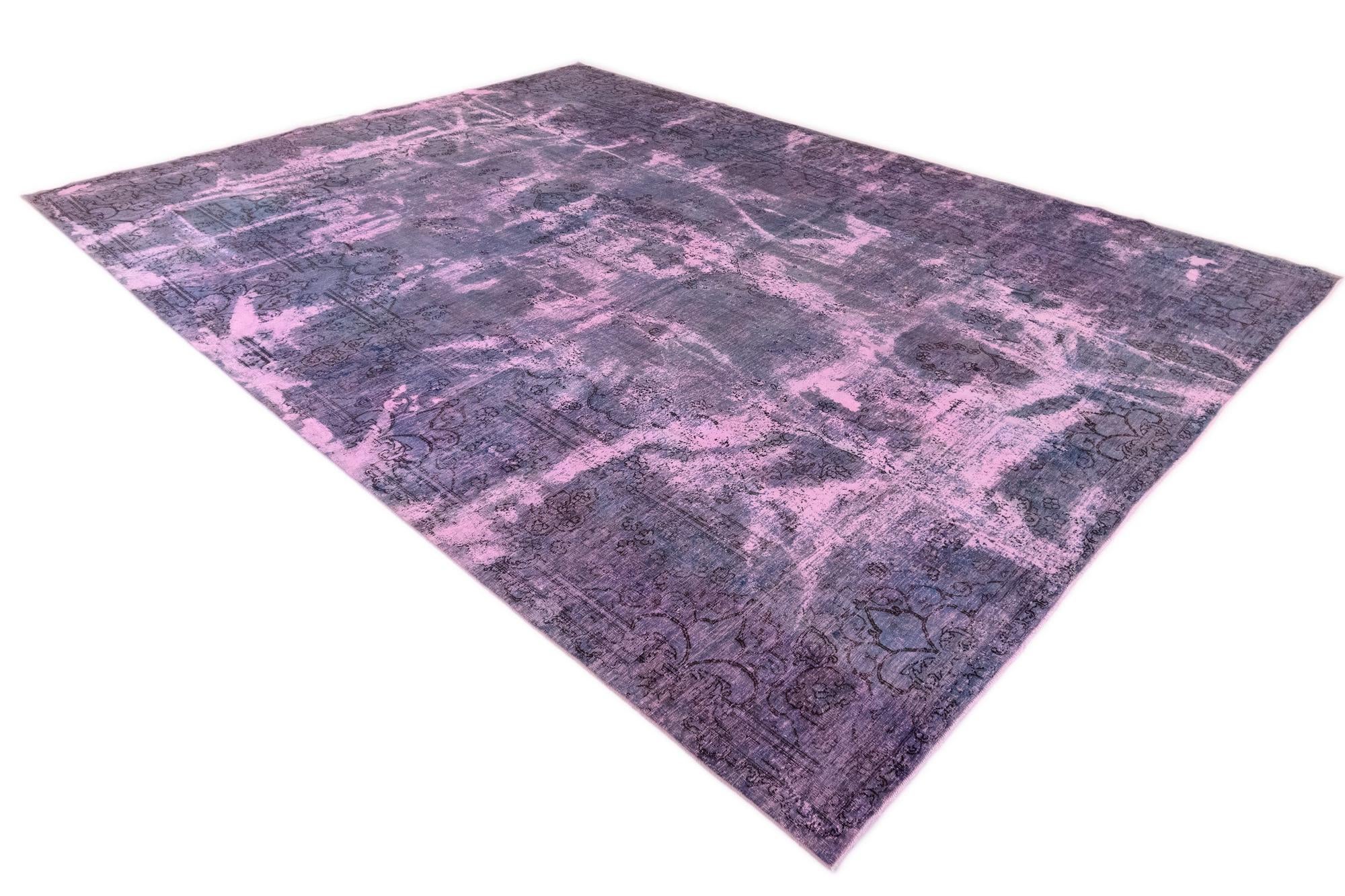 10' x 13' 7 Vintage Royal Wool Rug