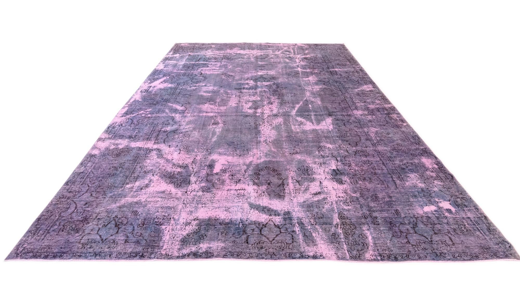 10' x 13' 7 Vintage Royal Wool Rug
