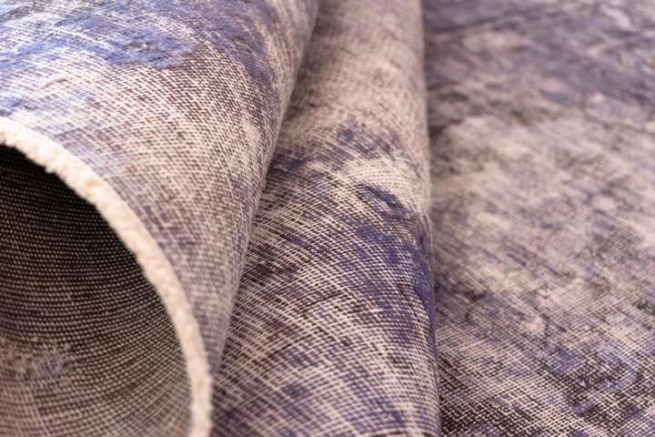 4' 8 x 6' 11 Vintage Royal Wool Rug