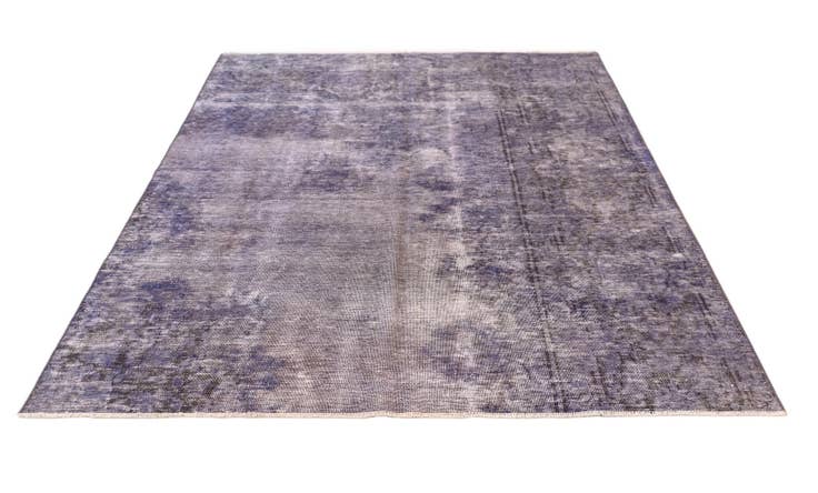 Detail image of 4' 8 x 6' 11 Vintage Royal Wool Rug