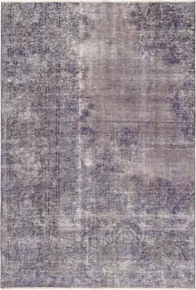 Detail image of 4' 8 x 6' 11 Vintage Royal Wool Rug