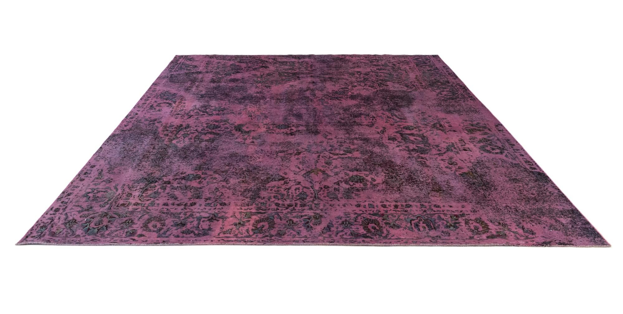 9' 6 x 11' 3 Vintage Royal Wool Rug
