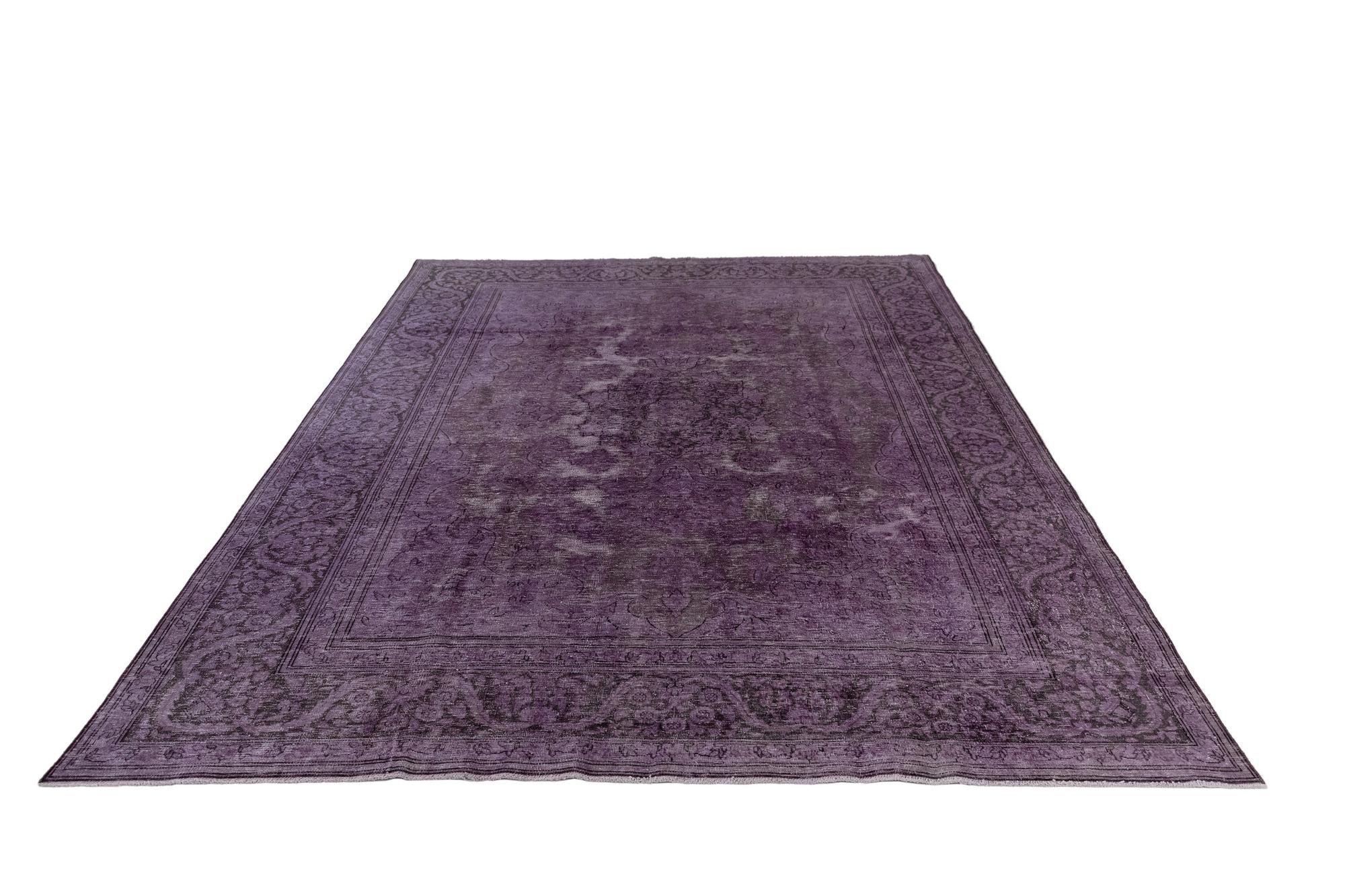 7' 8 x 10' 10 Vintage Royal Wool Rug