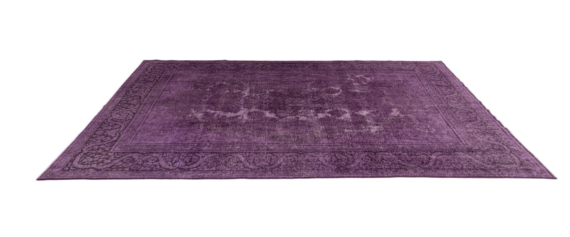 7' 8 x 10' 10 Vintage Royal Wool Rug