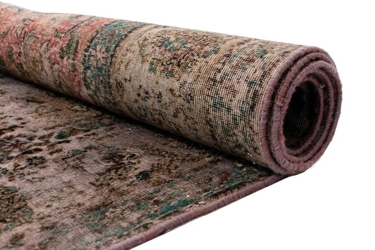 Detail image of 6' 10 x 9' 9 Vintage Royal Wool Rug