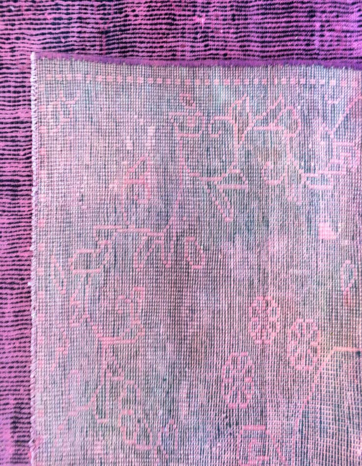 Detail image of 6' 9 x 9' 8 Vintage Royal Wool Rug