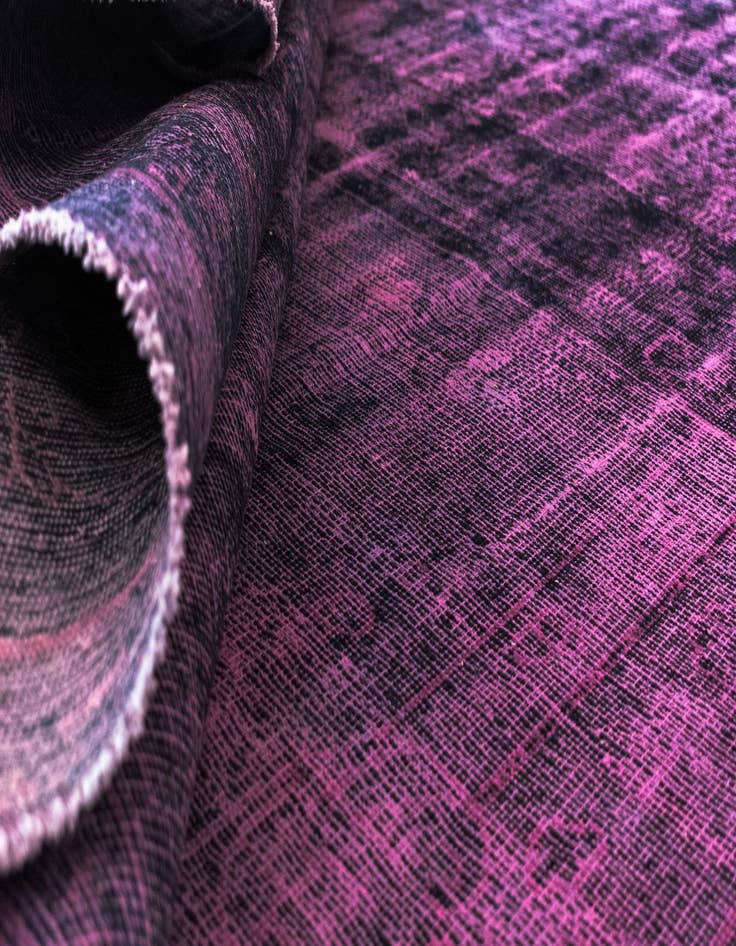 Detail image of 6' 9 x 9' 8 Vintage Royal Wool Rug