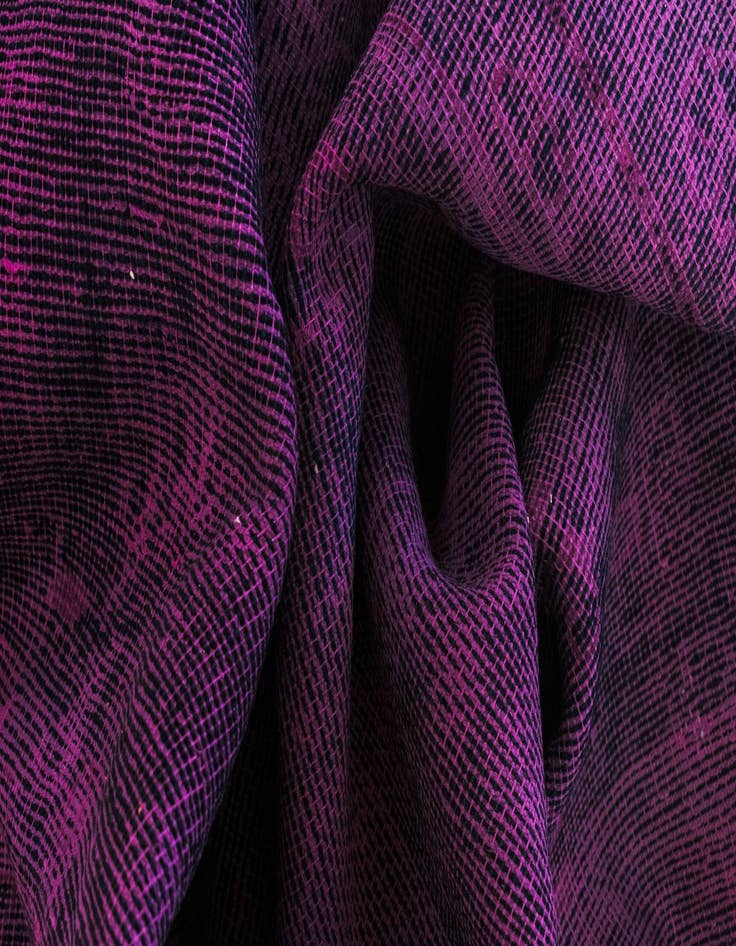 Detail image of 6' 9 x 9' 8 Vintage Royal Wool Rug