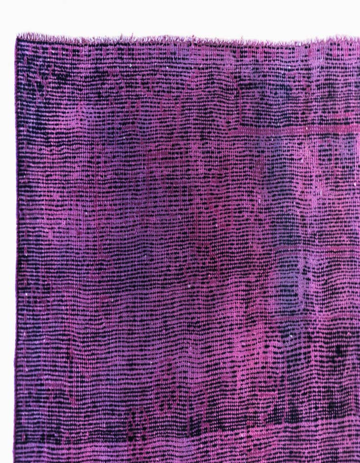 Detail image of 6' 9 x 9' 8 Vintage Royal Wool Rug