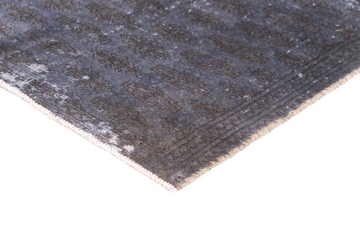 Detail image of 5' x 7' 9 Vintage Royal Rug