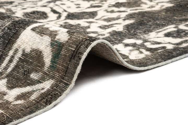6' 7 x 9' 4 Vintage Rug