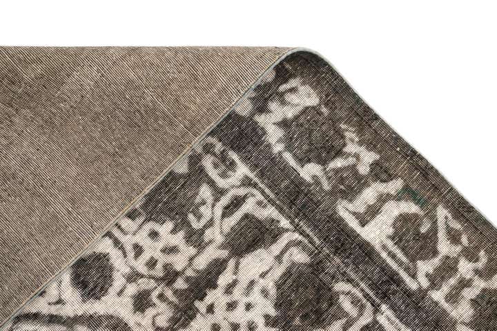 6' 7 x 9' 4 Vintage Rug