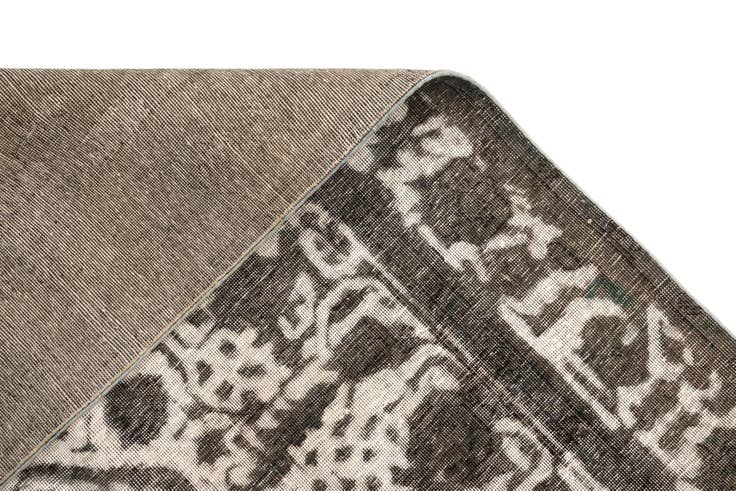 Detail image of 6' 7 x 9' 4 Vintage Rug