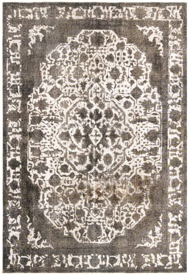 Detail image of 6' 7 x 9' 4 Vintage Rug