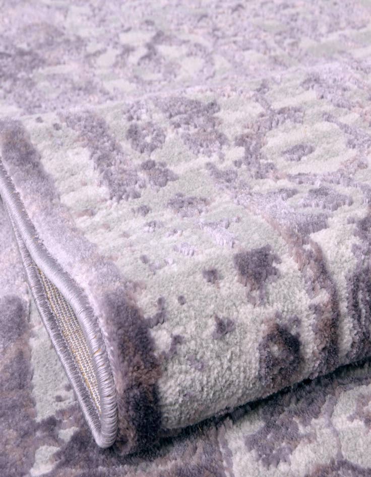 Detail image of 4' x 4' Chesterfield Round Rug