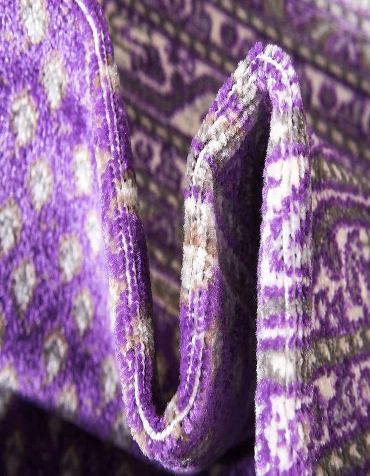 Detail image of 2' 9 x 9' 10 SoHo Runner Rug