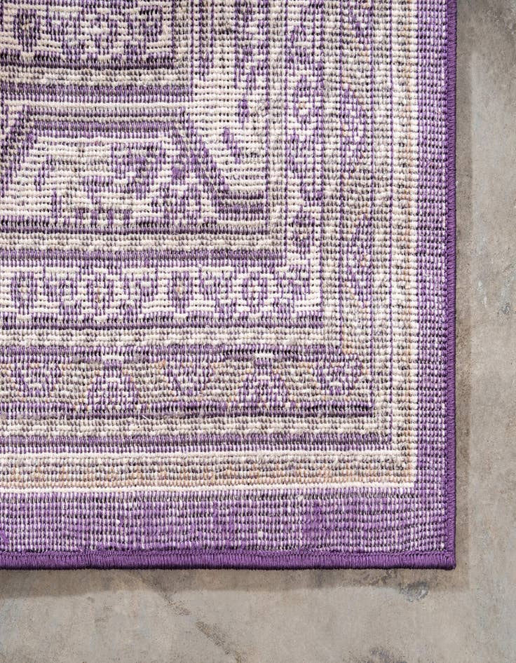 Detail image of 2' 9 x 9' 10 Tribeca Runner Rug