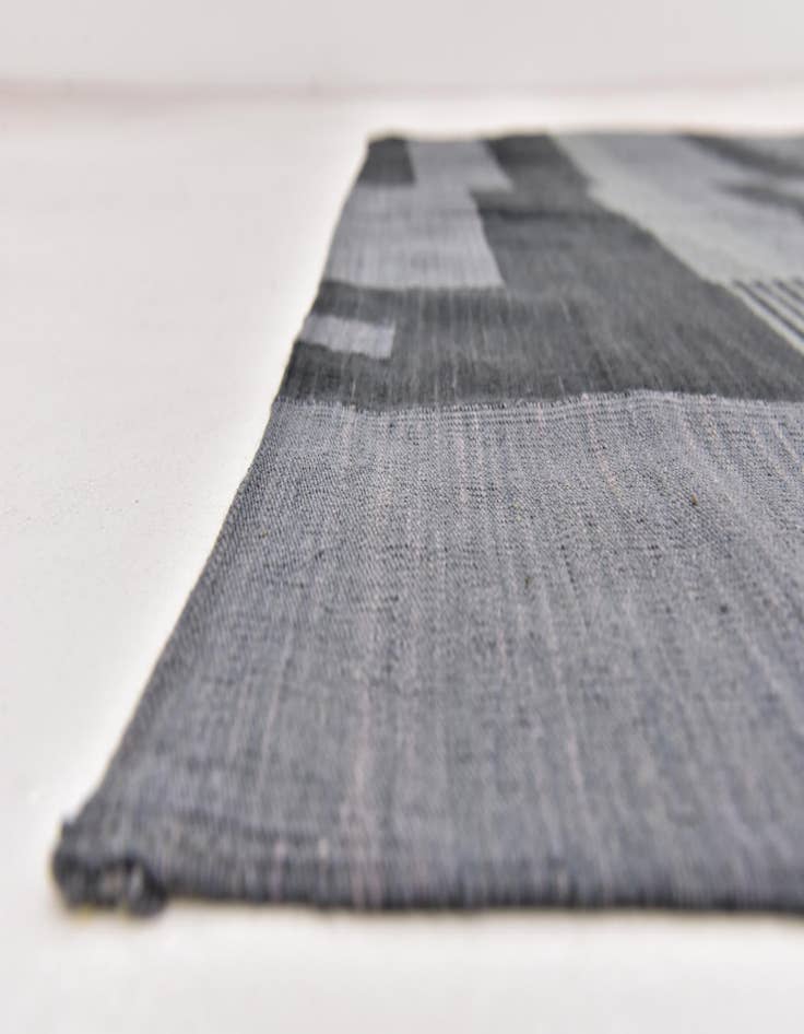 Detail image of 5' 2 x 6' 4  Hand Woven Kilim Modern Wool Square Rug