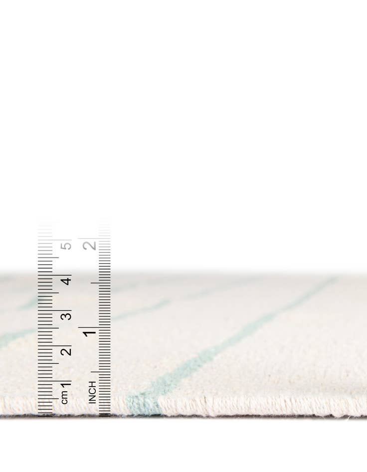 Detail image of 5' 1 x 8' Hand Woven Chindi Cotton Rug